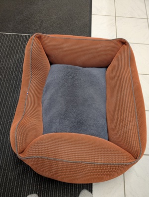 Design Hundebettchen 90x78 cm neuwertig  Bild 4