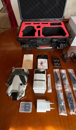 Drohne dji mini 4 pro fly more combo