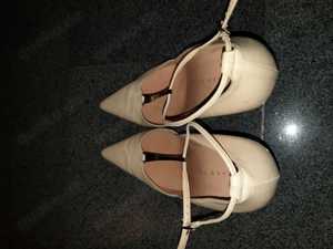 Spangen Pumps Beige Gr39 getragen Bild 3