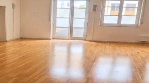 Heller Seminarraum in der Münchner Innenstadt Bild 6