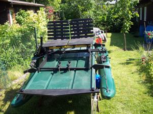 Kleines Flossboot, gruen