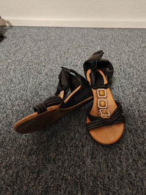 Getragene Sandalen Sommerschuhe 