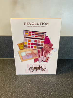 Makeup Revolution X Soph Ultimate Collection, Neu