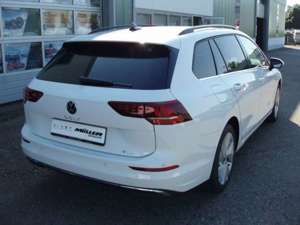 Volkswagen Golf Var. 1.5 eTSI Style AHK/NAVI Bild 4