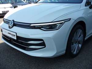 Volkswagen Golf Var. 1.5 eTSI Style AHK/NAVI Bild 5