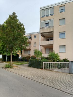 HD   Eppelheim - Helle, gepflegte Wohnung zu verkaufen - 2 Zimmer, Küche, Bad, Balkon, Stellplatz 