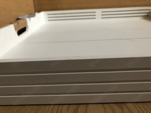 Schönes neues weißes Tablett zur Dekoration oder Nutzung zu 