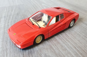 Bburago Ferrari Testarossa (1984)