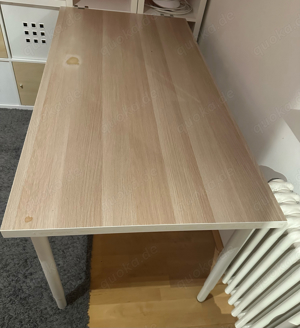 IKEA Linnmon Schreibtisch (150x75) mit Olov Beinen und Beschlägen
