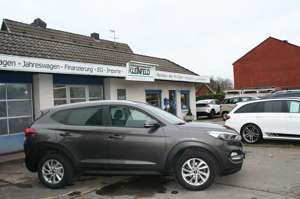 Hyundai TUCSON 1.6 Advantage 2WD Leder-Navi-Sitzhzg.-PDC-Rcam-...