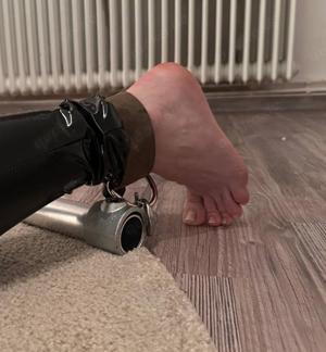 BDSM Fetish Device Bondage Bodenpranger Metall Restraint Bild 4