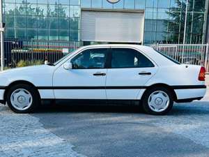 Mercedes-Benz C 180 Classic OLDTIMER Bild 3