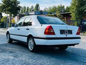 Mercedes-Benz C 180 Classic OLDTIMER Bild 4