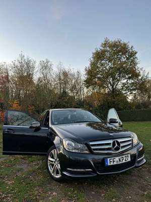 Mercedes-Benz C 180 CGI Automatik BlueEFFICIENCY Avantgarde Bild 2