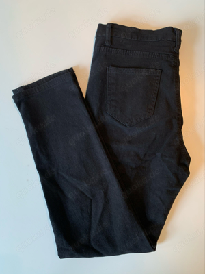 Schwarze Destroyed Jeans, neu