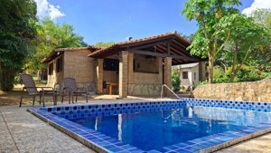 Haus mit Pool im Bereich Piribebuy   Paraguay