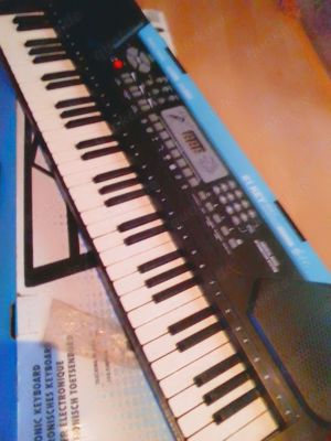 Keyboard wunderbar mit Mikrofon und Halter 