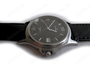 Schwarze Armbanduhr von Candino Bild 3