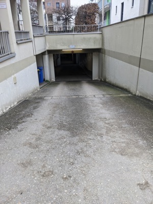 Tiefgaragenstellplatz