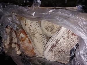 kostenlos Brot, Obst und Gemüse abzugeben