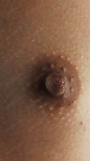 Zeige mir bitte deinen süßen Nippel!  Bild 2