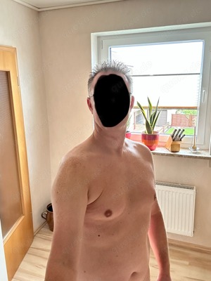 Junger Hausfreund 51, sucht FKK Paar ab 60+ mit dominanter Dame  Herrin 