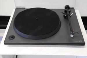 Pattenspieler Rega Planar 2 mit RB 110 Tonarm und Rega Carbon Tonabnehmer
