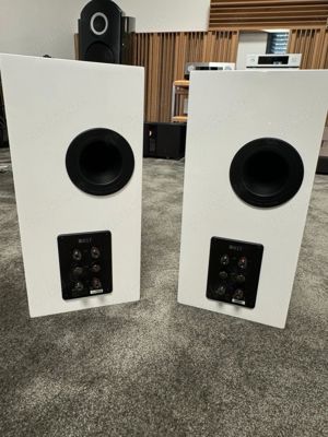 Kef R3 Meta  KC92 Subwoofer Gloss White Bild 3