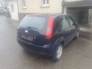 Ford Fiesta 60 PS Bj 2005 Bild 2