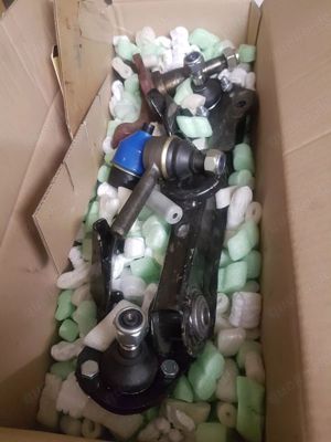 Dino 2400 Ersatzteillager Neu und Gebrauchtteile