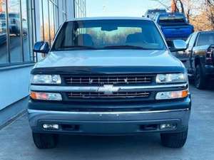 Chevrolet Silverado LS 1500 Pickup Z71 Allrad Bild 2