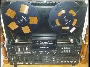 Wir verkaufen ein 1977er Grundig Tonbandgerät inkl. 11 Tonbänder (BASF)