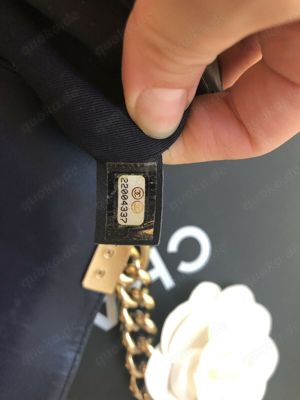 Chanel Boy Tasche Medium Dunkelblau Lammleder Bild 3