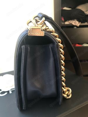 Chanel Boy Tasche Medium Dunkelblau Lammleder Bild 2