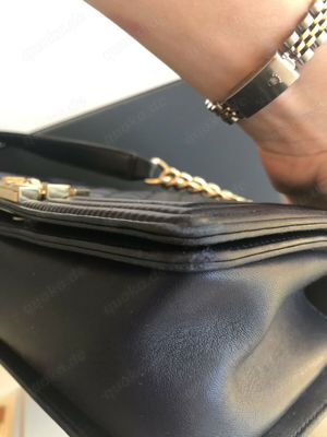 Chanel Boy Tasche Medium Dunkelblau Lammleder Bild 5