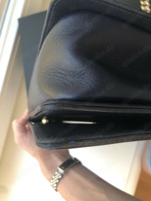 Chanel Boy Tasche Medium Dunkelblau Lammleder Bild 4