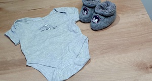 Babybody und Babyschühchen zu verkaufen 