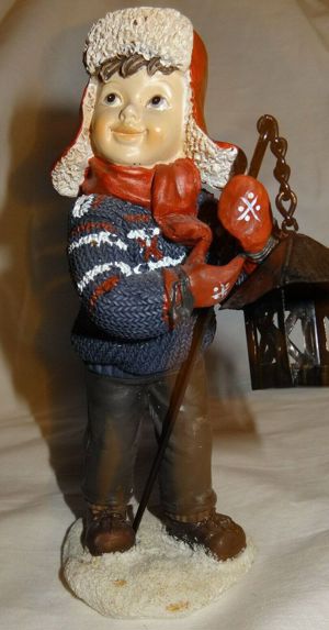 DL Junge im Winter mit Laterne Dekoration H16  6,5x5,5 cm gebraucht einwandfrei erhalten Winterdekor