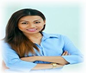 Eine junge Frau von 25 Jahren ist hier auf der Suche nach Partnerglück