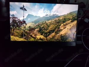 Tragbarer externer Monitor in Laptop-Größe selten genutzt und fast wie neu! Bild 7