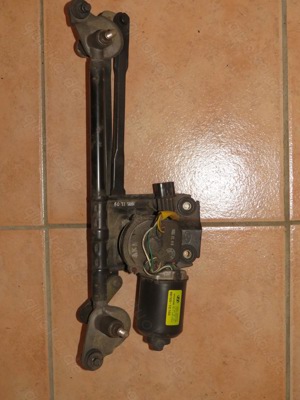 Hyundai Getz Wischermotor Wischergestänge vorne 98100-1C100
