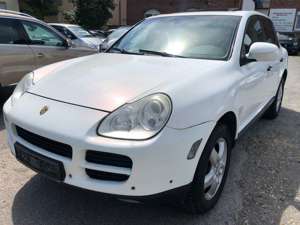 Porsche Cayenne Basis  **TÜV NEU*GAS*AHK*KLIMA*NAVI*ALU**