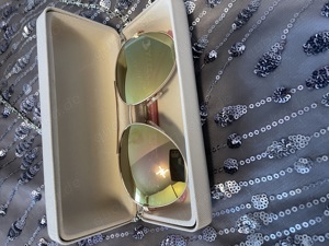 Sonnenbrille in Farbe Rosa von Guess mit fremde Etui NEU
