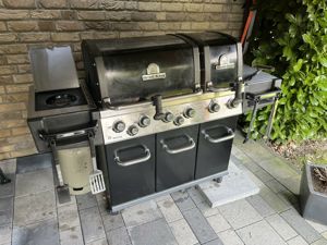 Broil King Regal 690 inkl. Drehspieß