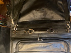 Kleidertasche aus Echt-Leder