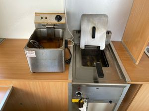 Verkaufsanhänger schwarz mit viel Zubehör Bild 2