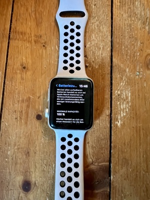 Apple Watch Series 3   42mm Cellular