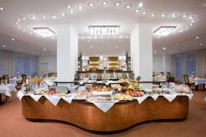 Mitarbeiter:in im Frühstücksservice (w m d) als Minijob