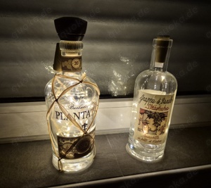 2x "Leere DEKO-FLASCHE mit LICHTERKETTE" - Rum, Grappa - Barbados, Barolo - Dekoration