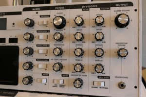 Moog Voyager - Limited Edition White